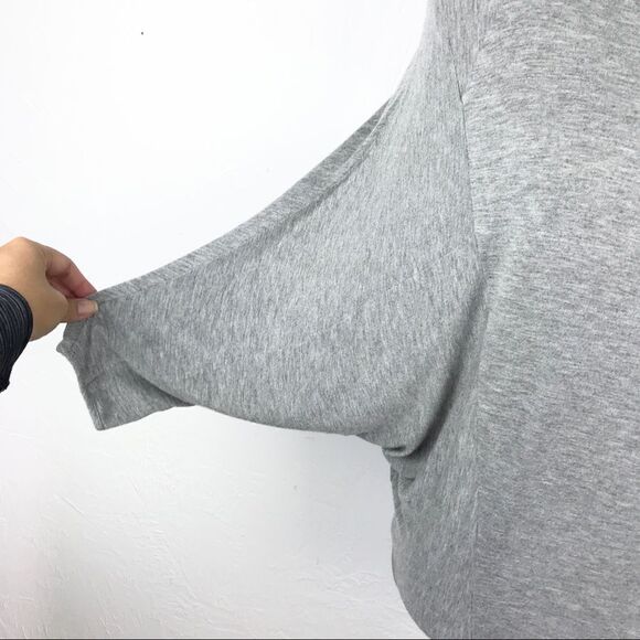 BCBGeneration Heathered Gray 3/4 Sleeve Batwing Top XS - Picture 2 of 4
